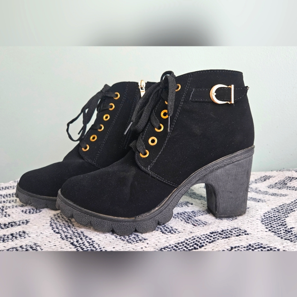 Women's black lace-up and zipper booties size 9